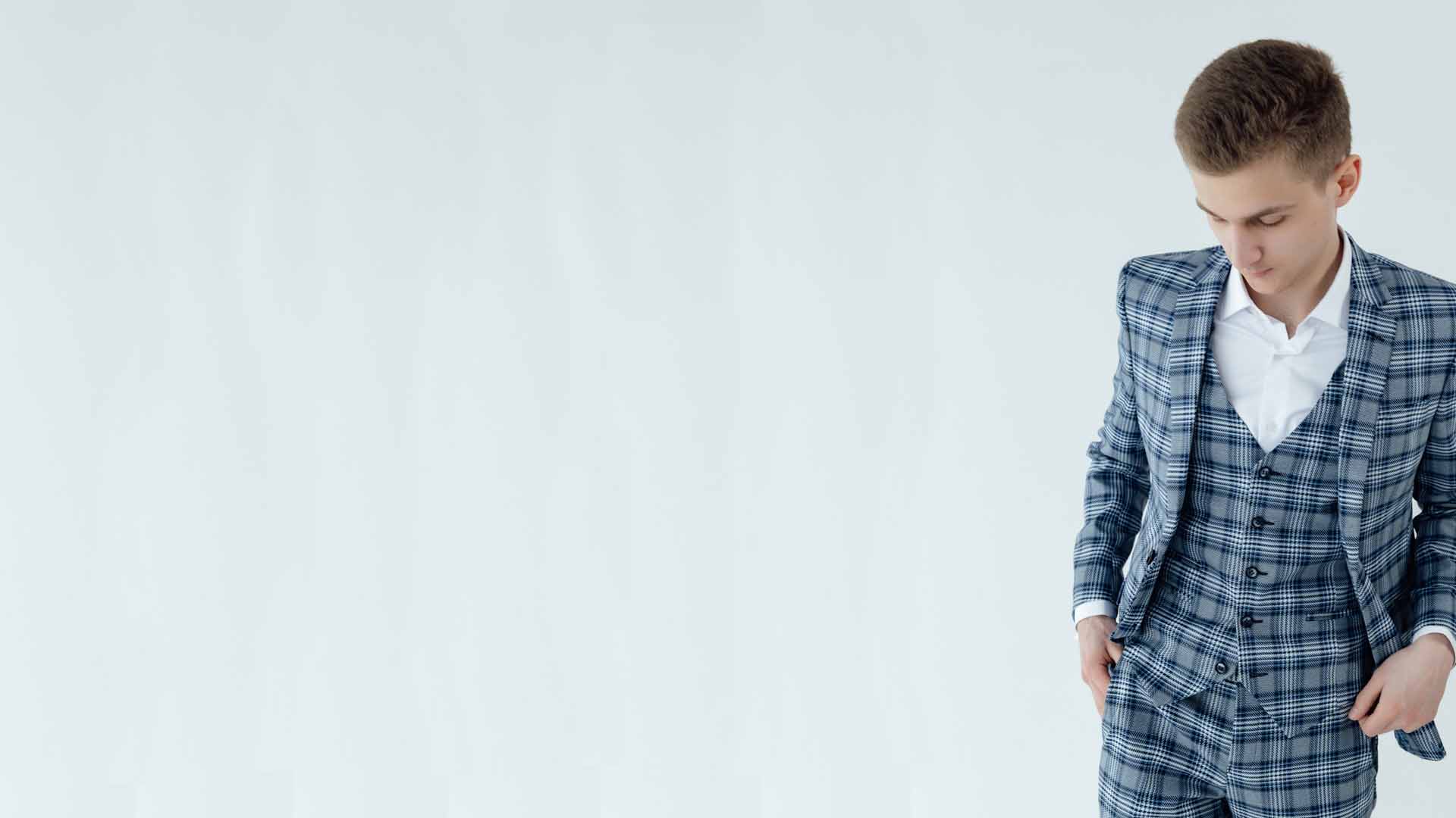 Костюмы молодежные, классические, свадебные купить в Туле